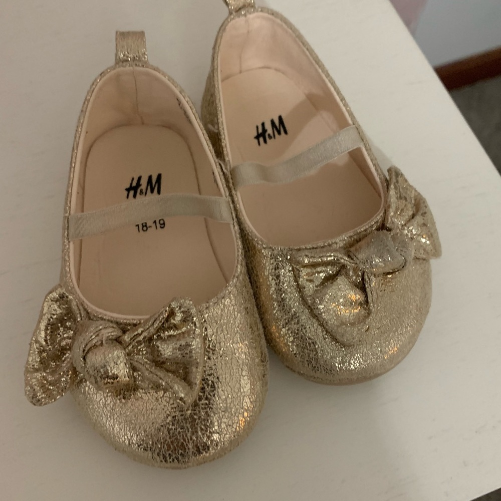 H&M baby girl gold dress shoes